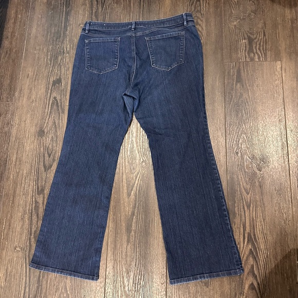 Loft Original Curvy Bootcut Blue Jeans Mid-Rise EUC 16 - Picture 2 of 11